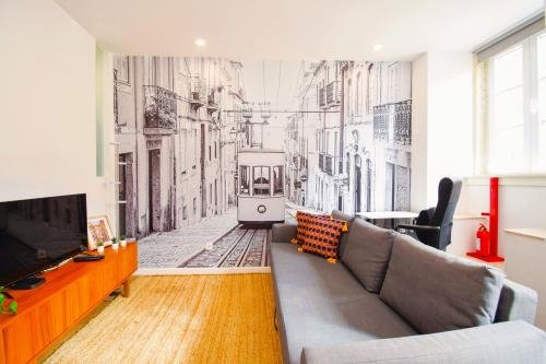 living_room_-_entrance_view