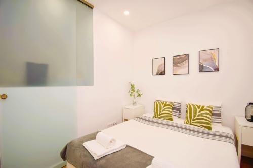 main_bedroom_-_side_view